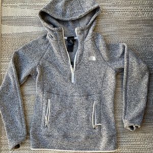 North Face 3/4 Zip Pullover w/ Hood in Grey